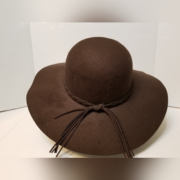 Womens Round Top Floppy Felt Hat - Picture 4 of 5